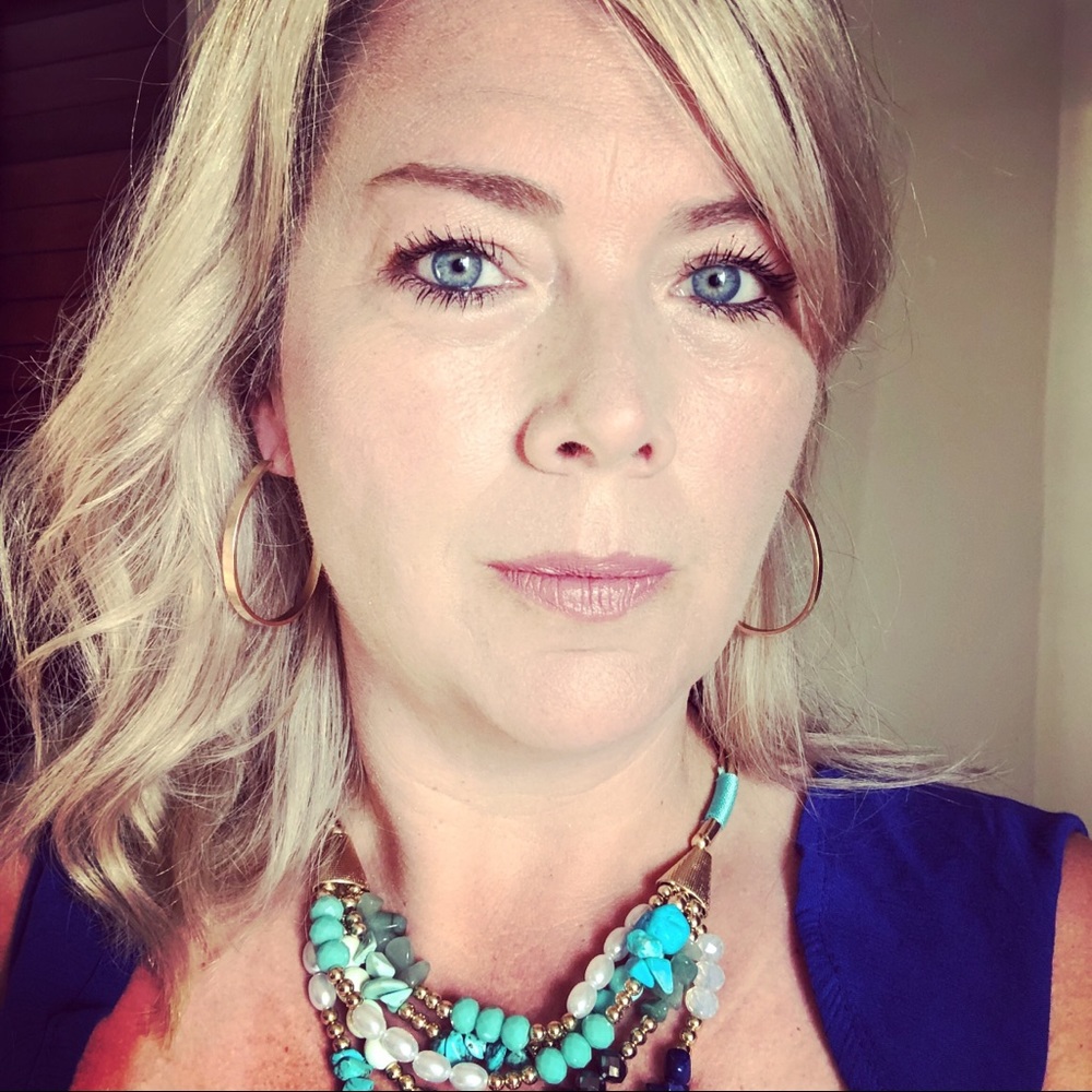 Meet your Posher, Holly